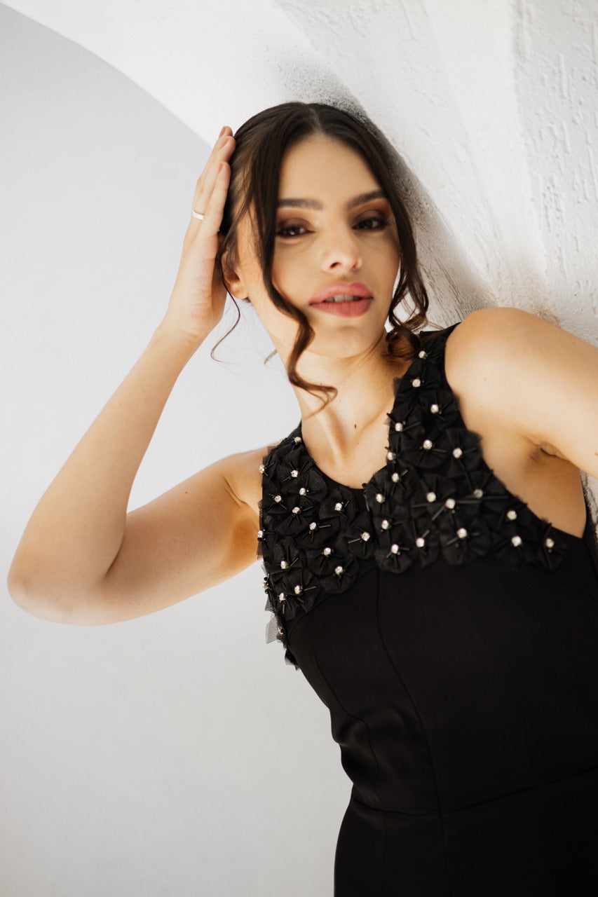 Vestido Halter com detalhes bordados