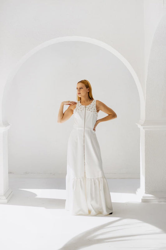 Vestido Branco com bordados de tule