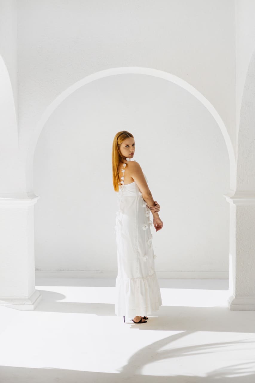 Vestido calda de sereia com flores bordados