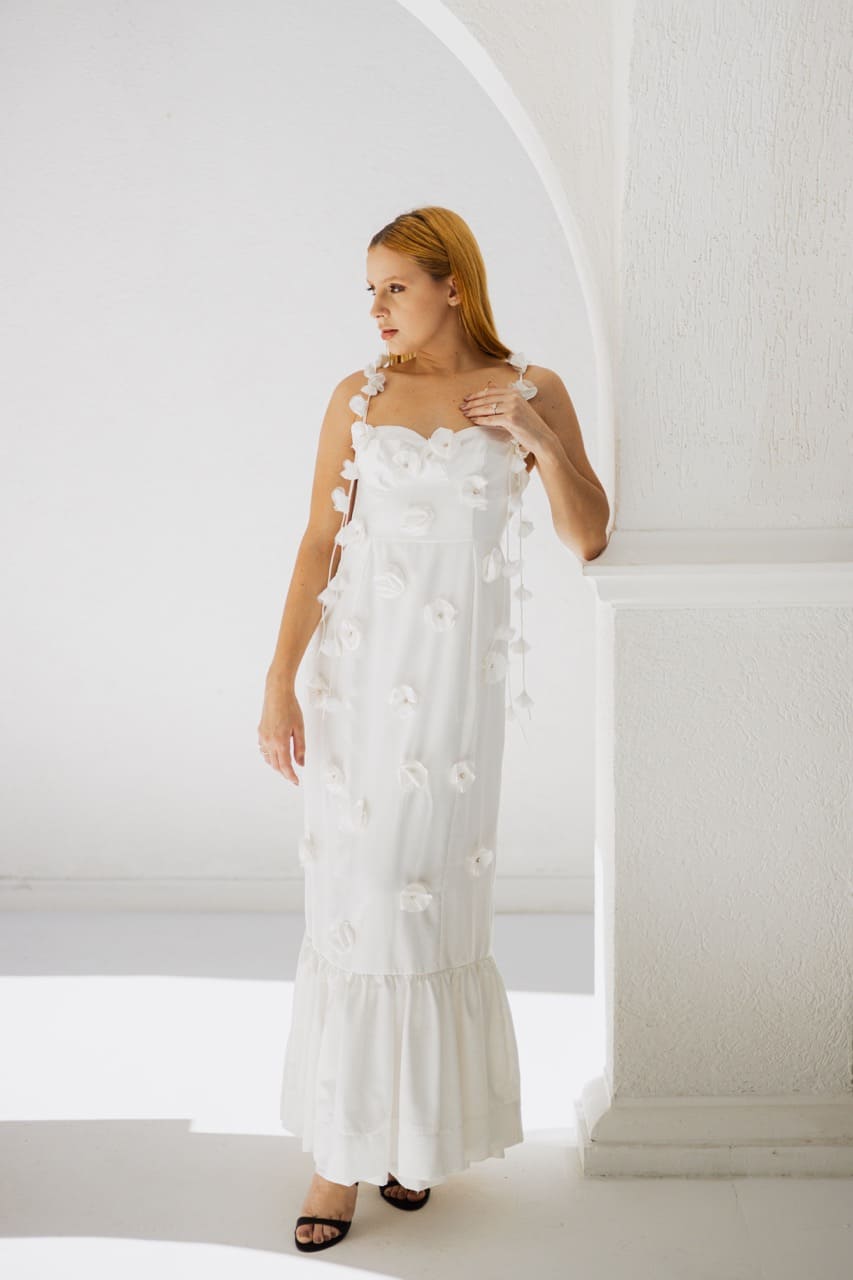 Vestido calda de sereia com flores bordados